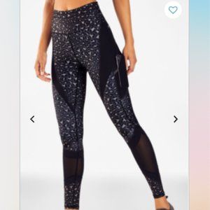 Fabletics High-Waisted Ultracool Shine Legging